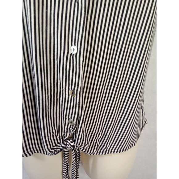 kim cami top Size Small Button Up Collar Black‎ And White Striped - Picture 3 of 8